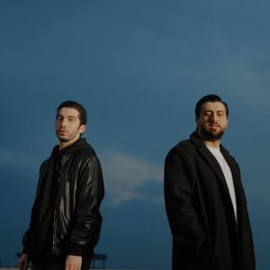 دانلود اهنگ میشه رد شمو برم‌ دور شم از این خاطره ها 