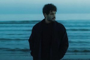 دانلود آهنگ خسته نشو هنوز همه درا روما بسته نشد از ایلیار ( اورجینال )