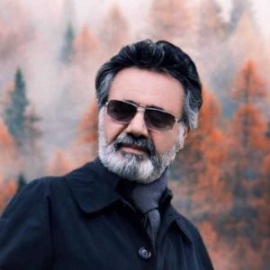 اهنگ چونکه از همیشه دیوونه ترم با من باش معین